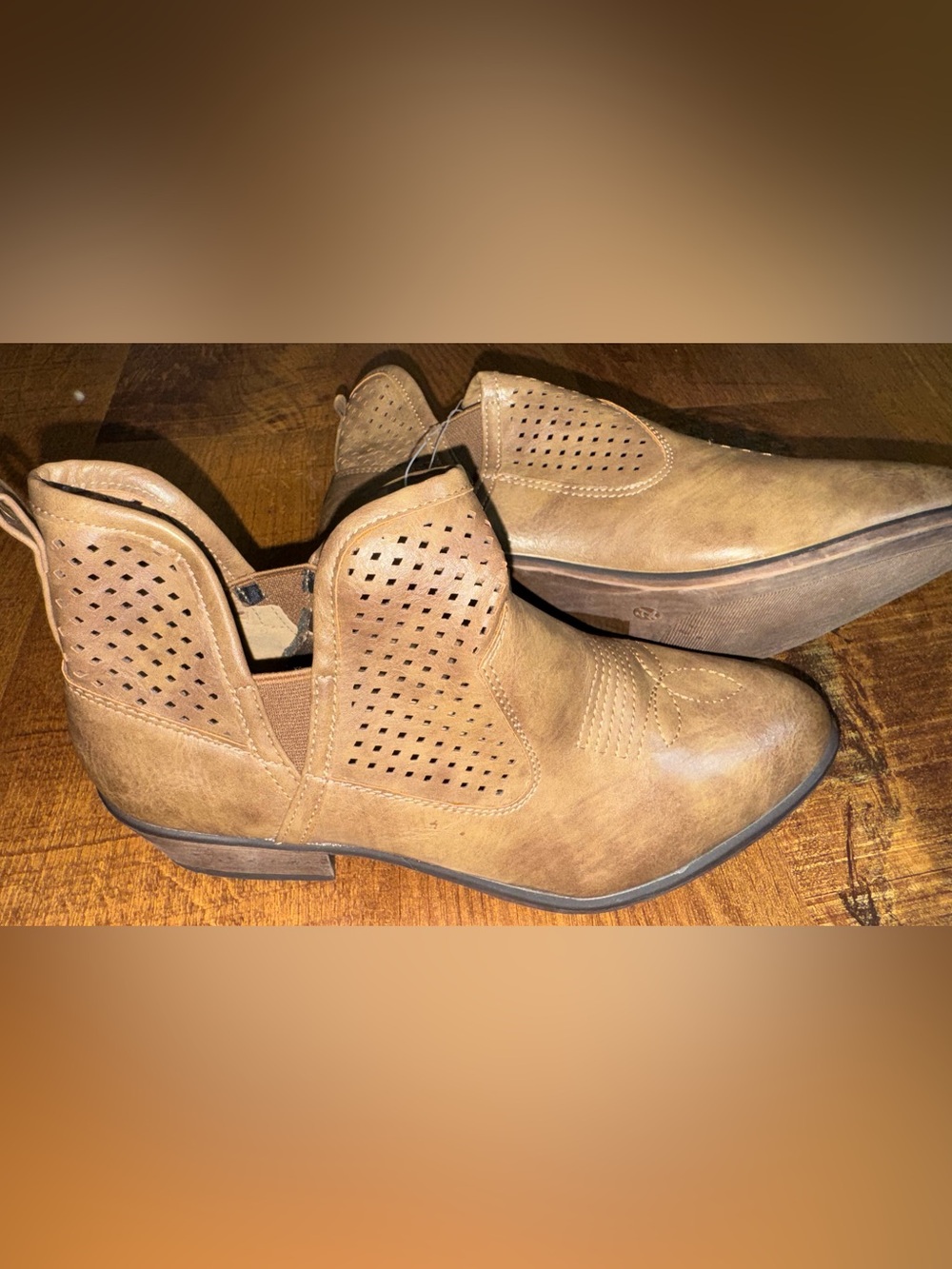 Women’s Mata Weatern Ankle Booties 7.5